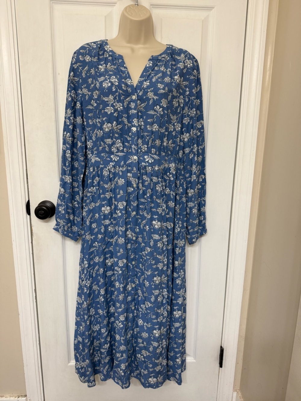 LOFT Blue Floral Shirt Maxi Dress Size 10 Button Front Long Sleeve - Picture 3 of 14